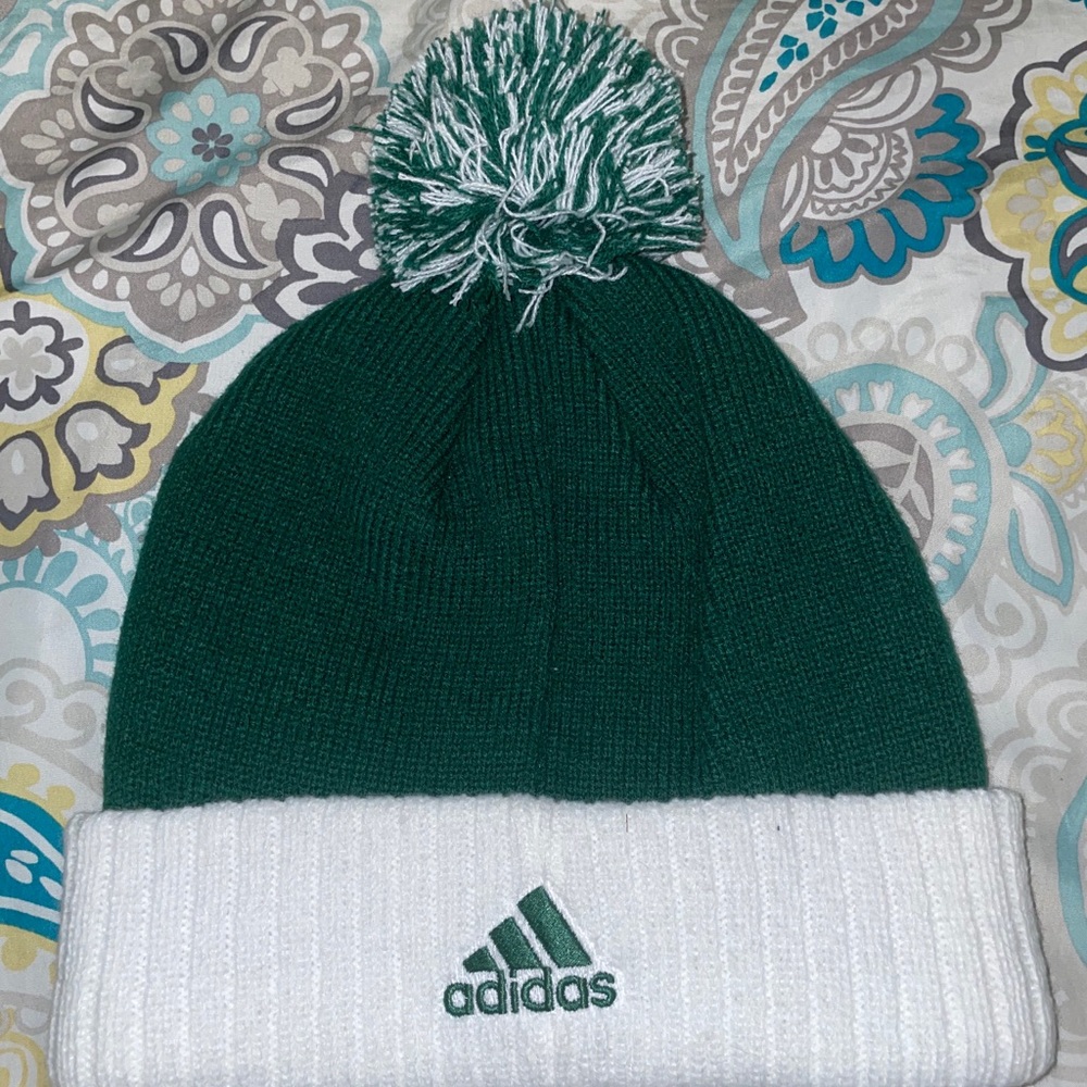 Adidas beanie 💚